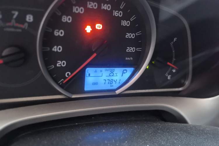 Used Toyota RAV4 2013 2.5L Automatic 4x4 Elite Edition Odometer Close Up