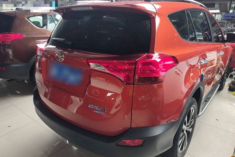 Used Toyota RAV4 2013 2.5L Automatic 4x4 Luxury Edition Rear Right 45 Deg