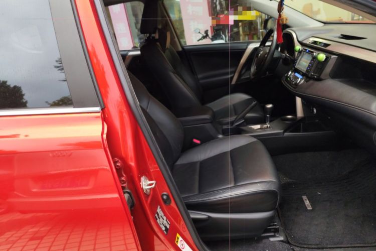 Used Toyota RAV4 2013 2.5L Automatic 4x4 Elite Edition Right Front Seat