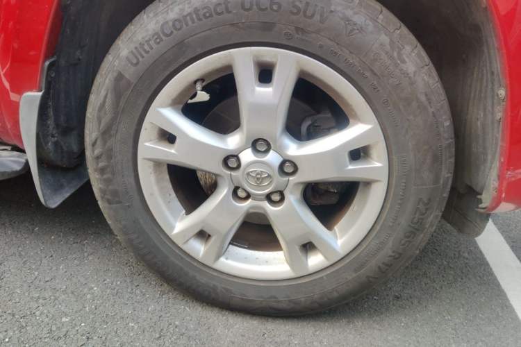 Used Toyota RAV4 2013 Special Edition 2.4L Automatic 4x4 Prestige Right Front Wheel Hub