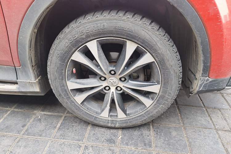 Used Toyota RAV4 2013 2.5L Automatic 4x4 Luxury Edition Right Front Wheel Hub