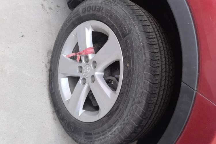 Used Toyota RAV4 2013 2.5L Automatic 4x4 Elite Edition Right Front Wheel Hub