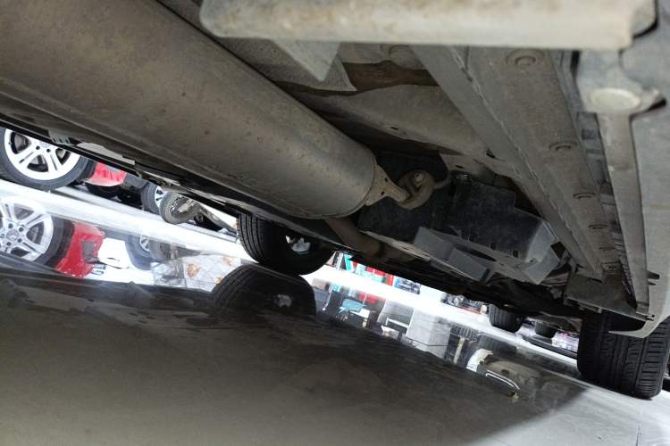 Used Toyota RAV4 2013 2.5L Automatic 4x4 Prestige Edition Right Side Sill