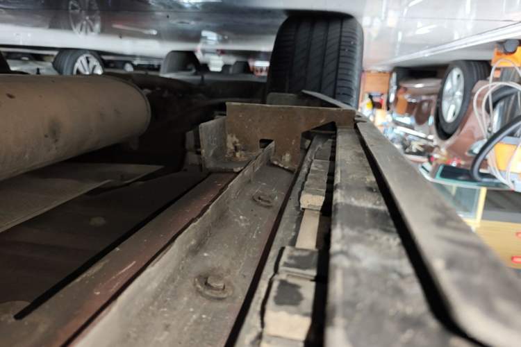 Used Toyota RAV4 2013 2.5L Automatic 4x4 Luxury Edition Right Side Sill