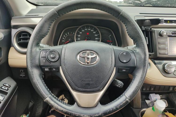 Used Toyota RAV4 2013 2.5L Automatic 4x4 Elite Edition Steering Wheel