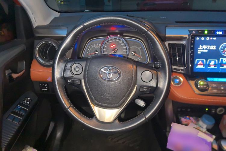 Used Toyota RAV4 2013 2.5L Automatic 4x4 Luxury Edition Steering Wheel
