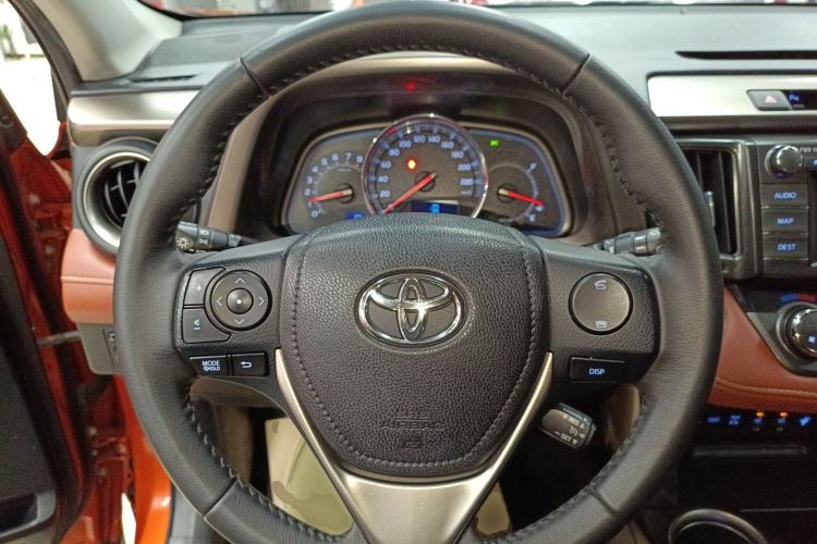 Used Toyota RAV4 2013 2.5L Automatic 4x4 Prestige Edition Steering Wheel