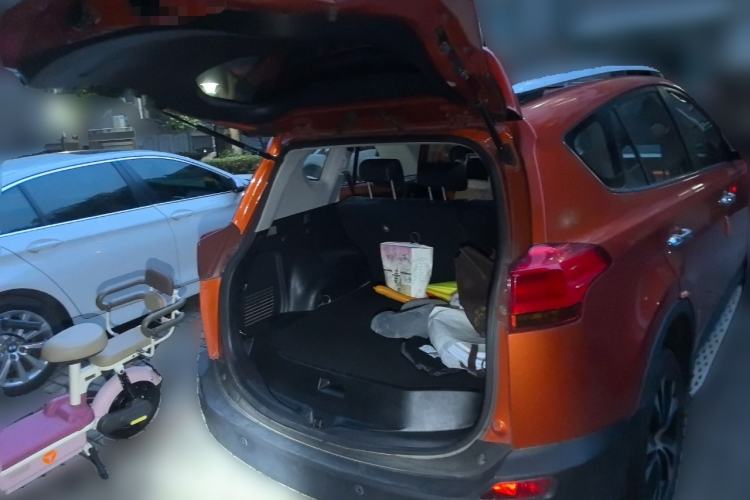 Used Toyota RAV4 2013 2.5L Automatic 4x4 Luxury Edition Trunk