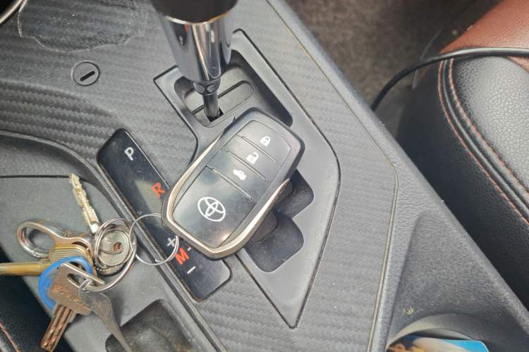 Used Toyota RAV4 2013 2.0L CVT Two-Wheel Drive Urban Edition Vehicle Key