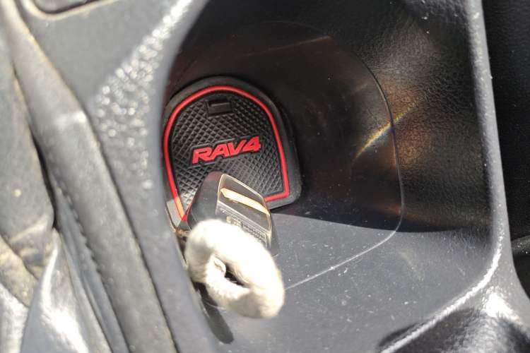 Used Toyota RAV4 2013 2.0L CVT Four-Wheel Drive New Edition Vehicle Key