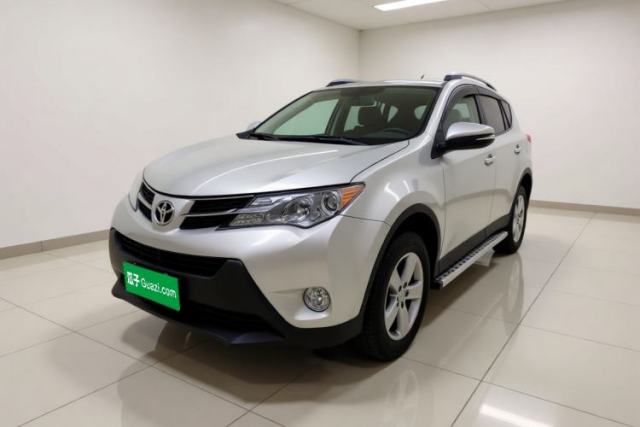 Toyota RAV4 2013 2.0L Manual Two-Wheel Drive Urban Edition usado
