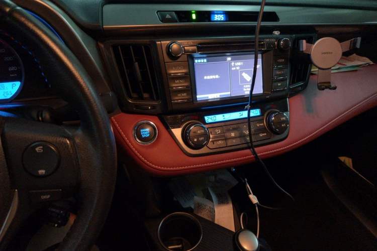 Used Toyota RAV4 2013 2.5L Automatic 4x4 Elite Edition Audio And AC Panel