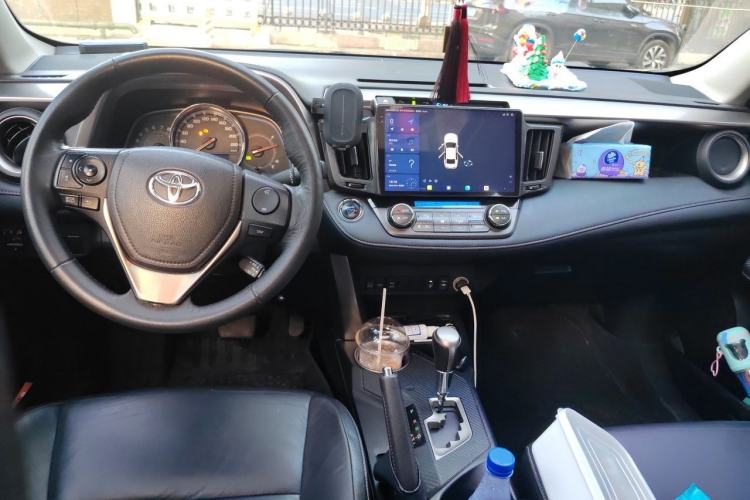 Used Toyota RAV4 2013 2.0L CVT Four-Wheel Drive New Edition Center Console