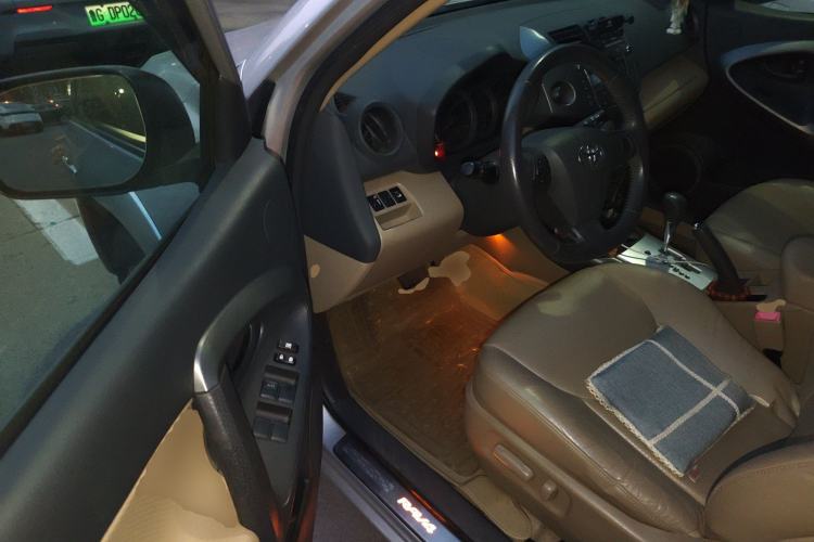 Used Toyota RAV4 2013 Special Edition 2.0L Automatic Elite Driver Seat