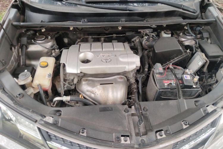 Used Toyota RAV4 2013 2.5L Automatic 4x4 Elite Edition Engine Bay
