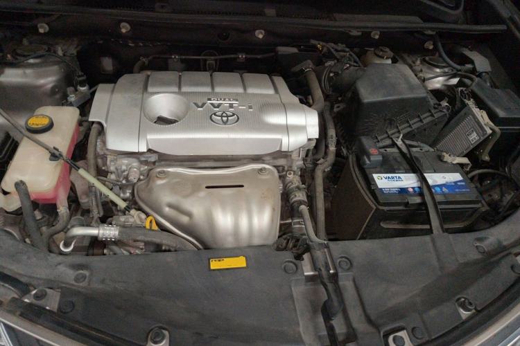 Used Toyota RAV4 2013 2.5L Automatic 4x4 Elite Edition Engine Bay