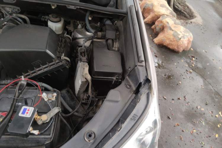 Used Toyota RAV4 2013 2.5L Automatic 4x4 Elite Edition Engine Bay Left