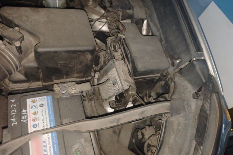 Used Toyota RAV4 2013 2.0L CVT Two-Wheel Drive Urban Edition Engine Bay Left