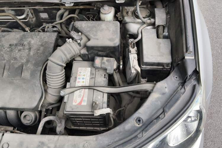 Used Toyota RAV4 2013 2.0L CVT Four-Wheel Drive Fashion Edition Engine Bay Left