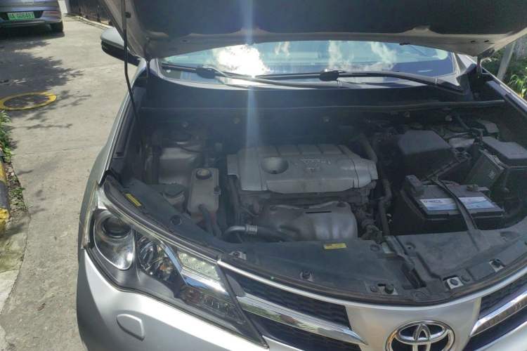 Used Toyota RAV4 2013 2.5L Automatic 4x4 Elite Edition Engine Bay Right