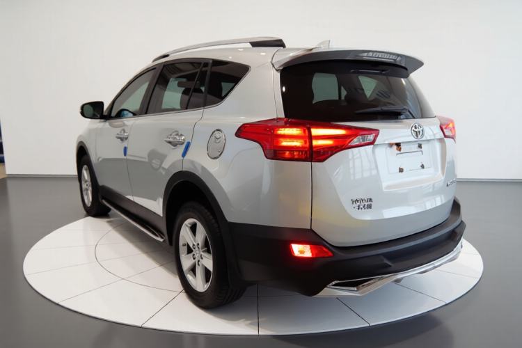 Used Toyota RAV4 2013 2.0L CVT Two-Wheel Drive Urban Edition Exterior 2