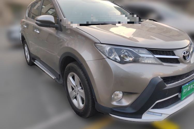 Used Toyota RAV4 2013 2.0L CVT Four-Wheel Drive New Edition Front Right 45 Deg
