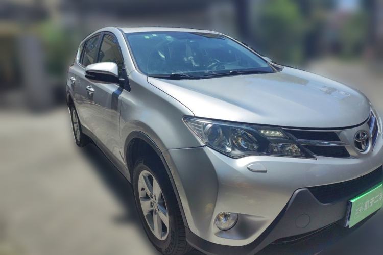 Used Toyota RAV4 2013 2.5L Automatic 4x4 Elite Edition Front Right 45 Deg