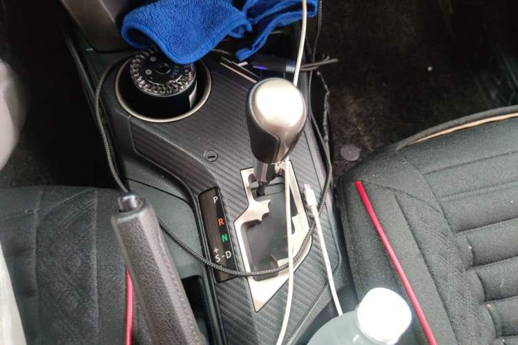 Used Toyota RAV4 2013 2.5L Automatic 4x4 Elite Edition Gear Lever