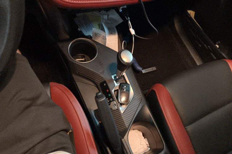 Used Toyota RAV4 2013 2.5L Automatic 4x4 Elite Edition Gear Lever