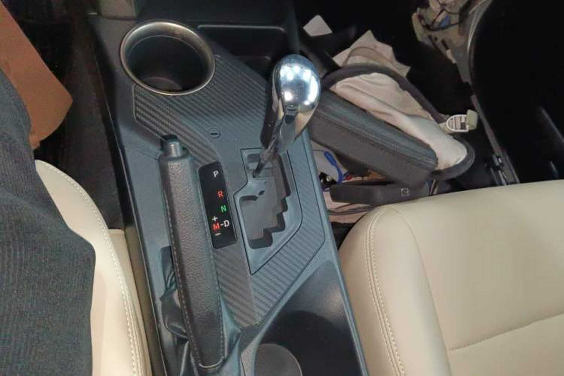 Used Toyota RAV4 2013 2.0L CVT Two-Wheel Drive Urban Edition Gear Lever