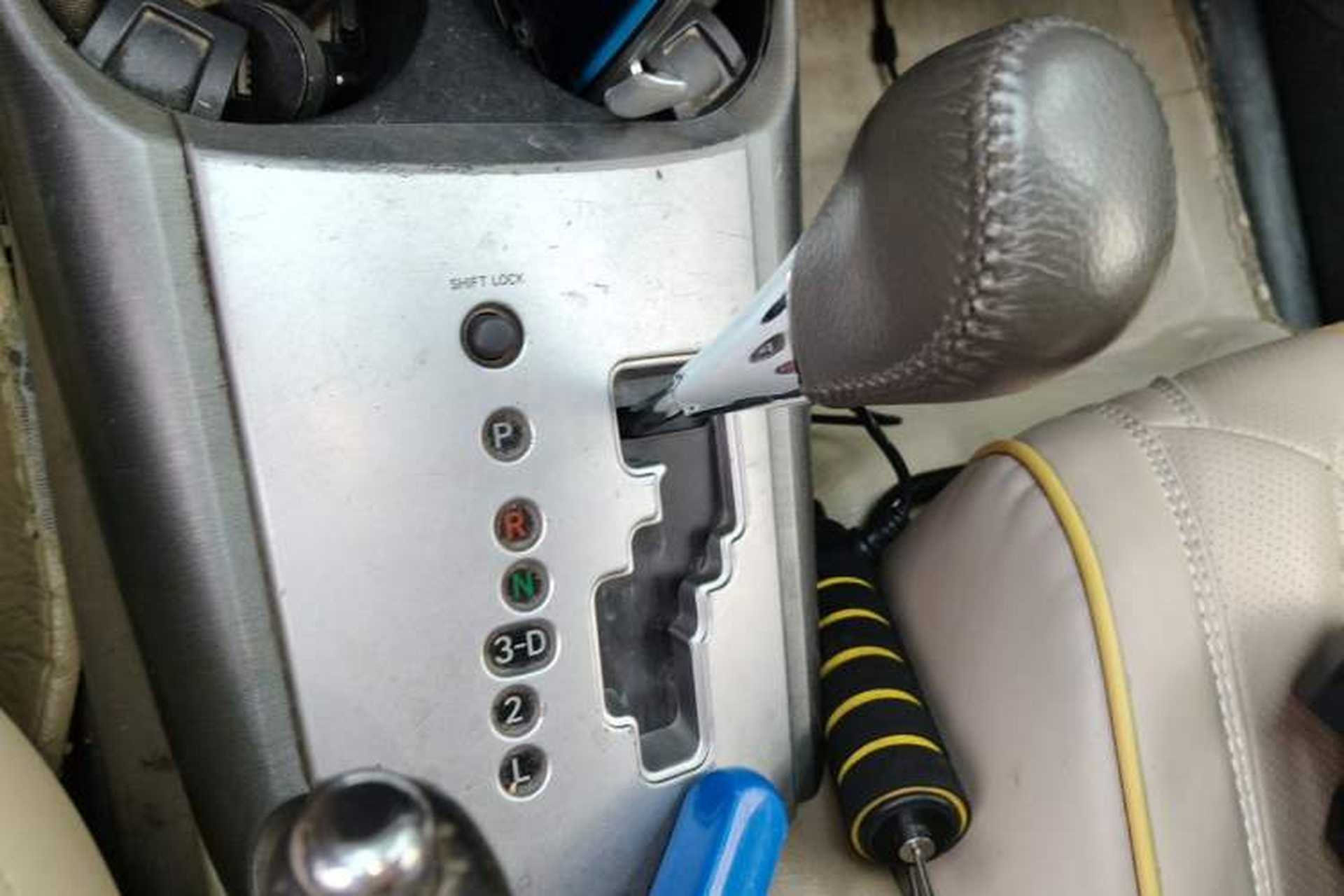 Used Toyota RAV4 2013 Special Edition 2.0L Automatic Elite Gear Lever