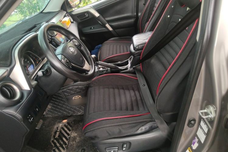 Used Toyota RAV4 2013 2.5L Automatic 4x4 Elite Edition Left Front Seat