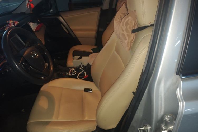 Used Toyota RAV4 2013 2.0L CVT Two-Wheel Drive Urban Edition Left Front Seat