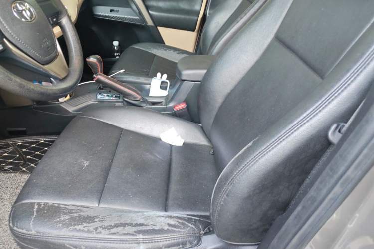 Used Toyota RAV4 2013 2.0L CVT Two-Wheel Drive Urban Edition Left Front Seat