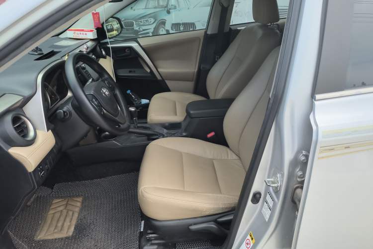 Used Toyota RAV4 2013 2.0L CVT Four-Wheel Drive Fashion Edition Left Front Seat