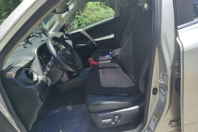 Used Toyota RAV4 2013 2.5L Automatic 4x4 Elite Edition Left Front Seat
