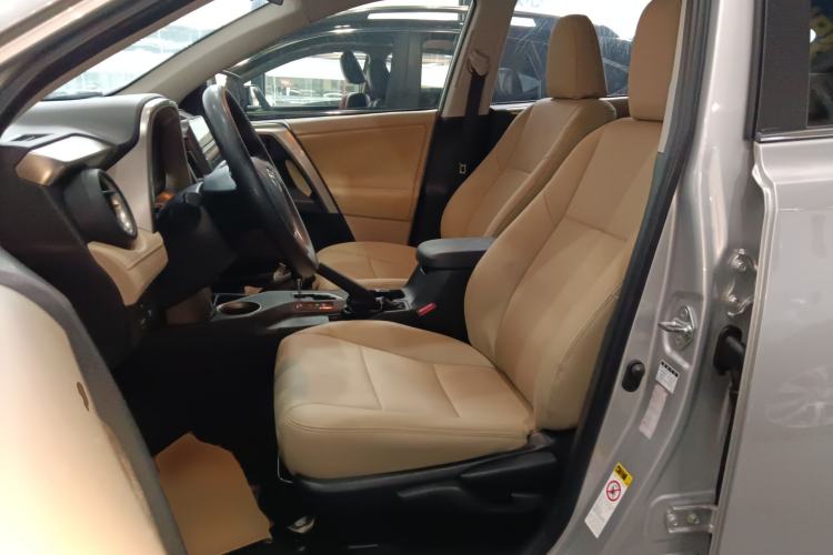 Used Toyota RAV4 2013 2.0L CVT Two-Wheel Drive Urban Edition Left Front Seat