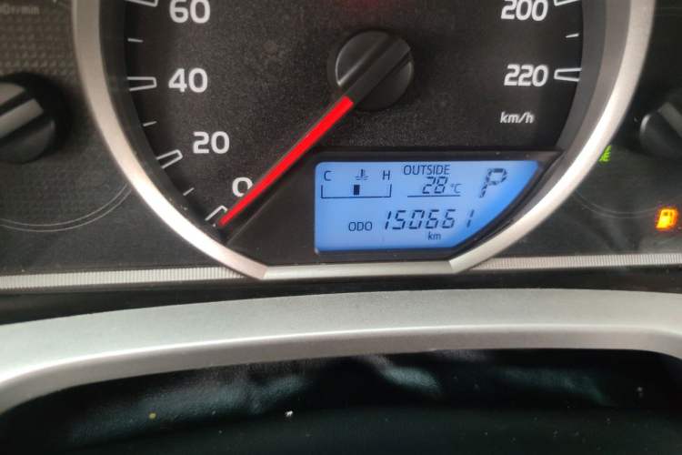 Used Toyota RAV4 2013 2.5L Automatic 4x4 Elite Edition Odometer Close Up