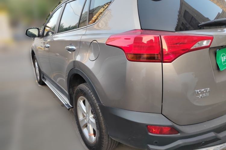 Used Toyota RAV4 2013 2.0L CVT Four-Wheel Drive New Edition Rear Left 45 Deg