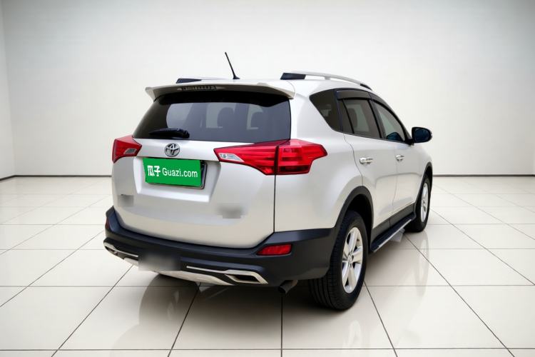 Used Toyota RAV4 2013 2.0L CVT Four-Wheel Drive Fashion Edition Rear Right 45 Deg