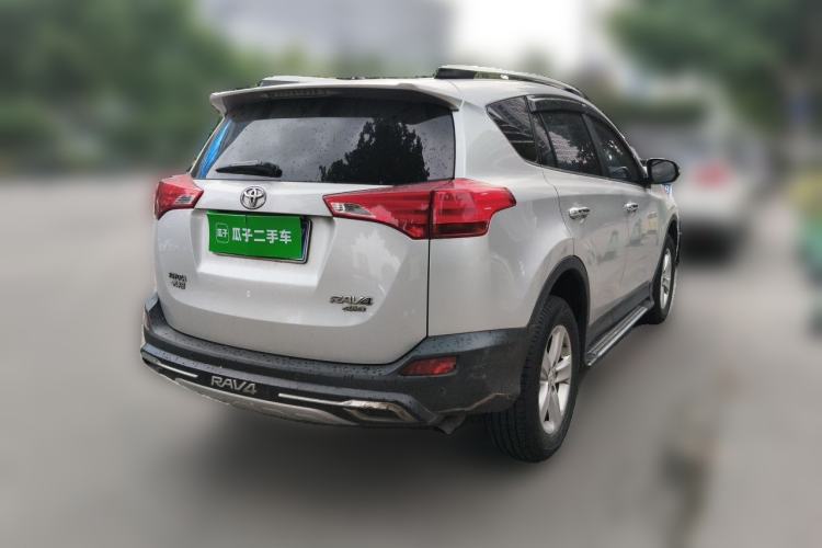 Used Toyota RAV4 2013 2.0L CVT Four-Wheel Drive Fashion Edition Rear Right 45 Deg