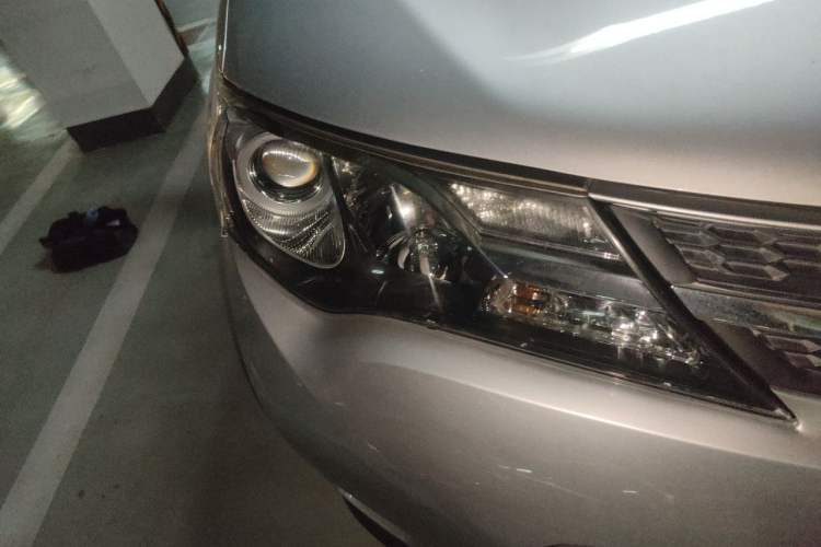 Used Toyota RAV4 2013 2.0L Manual Two-Wheel Drive Urban Edition Right Front Headlight