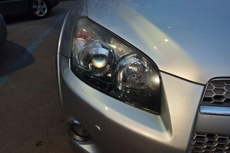 Used Toyota RAV4 2013 Special Edition 2.0L Automatic Elite Right Front Headlight