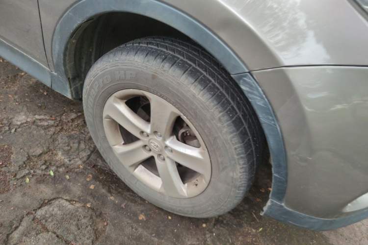 Used Toyota RAV4 2013 2.5L Automatic 4x4 Elite Edition Right Front Wheel Hub