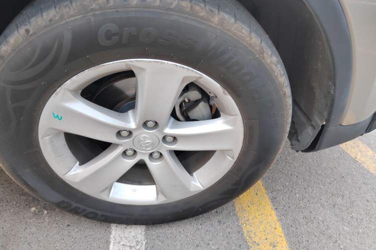 Used Toyota RAV4 2013 2.0L CVT Four-Wheel Drive New Edition Right Front Wheel Hub