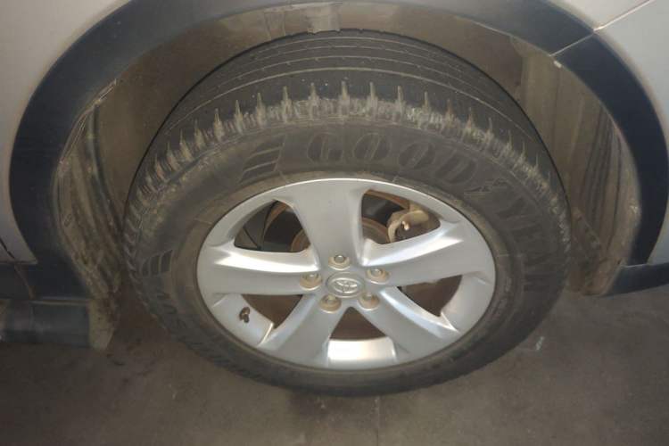 Used Toyota RAV4 2013 2.0L CVT Two-Wheel Drive Urban Edition Right Front Wheel Hub