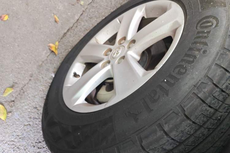 Used Toyota RAV4 2013 2.0L CVT Two-Wheel Drive Urban Edition Right Front Wheel Hub