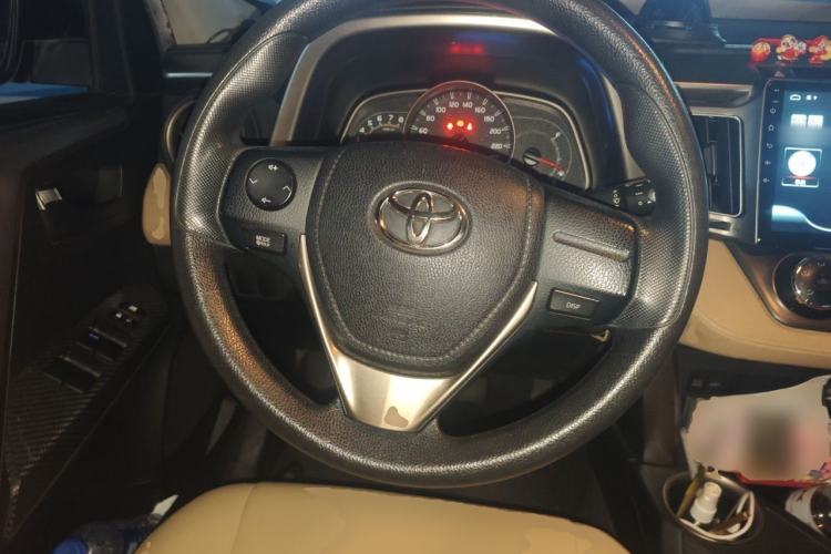 Used Toyota RAV4 2013 2.0L CVT Two-Wheel Drive Urban Edition Steering Wheel