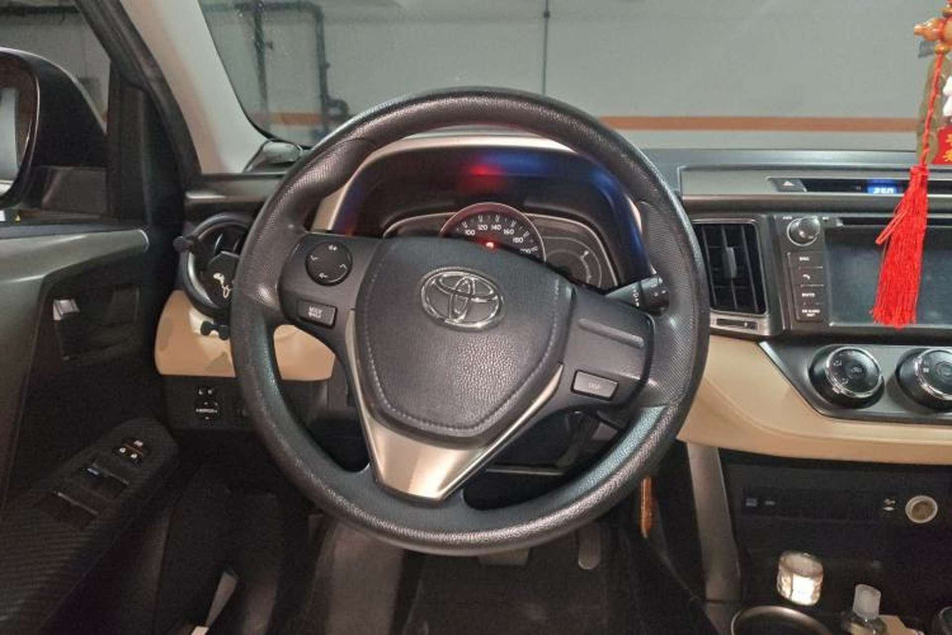 Used Toyota RAV4 2013 2.0L CVT Two-Wheel Drive Urban Edition Steering Wheel