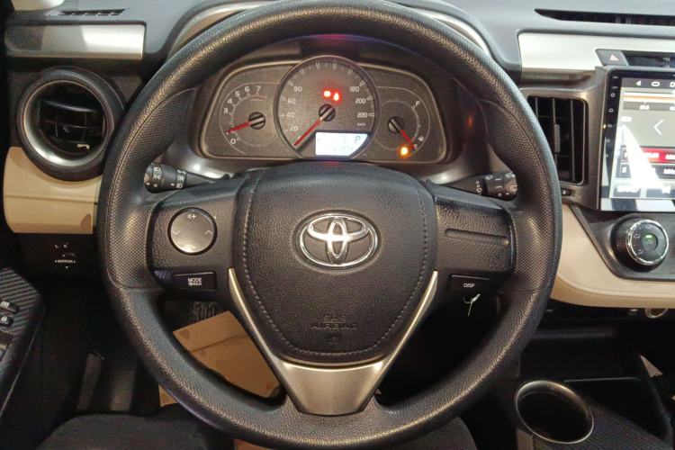 Used Toyota RAV4 2013 2.0L CVT Two-Wheel Drive Urban Edition Steering Wheel